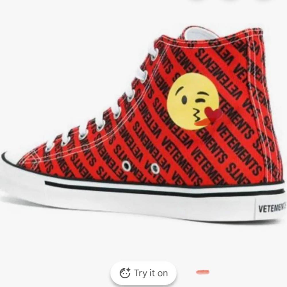 Vetements Red Logo NIB logo High-Top Athletic Sneakers